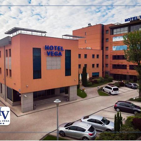 Business Hotel Vega Wroclaw Exterior photo