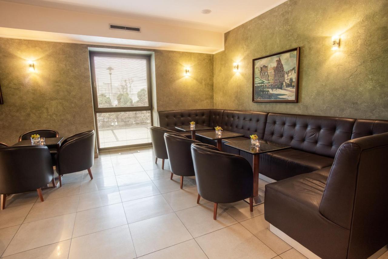 Business Hotel Vega Wroclaw Exterior photo